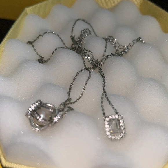 Necklace - Picture 4 of 4